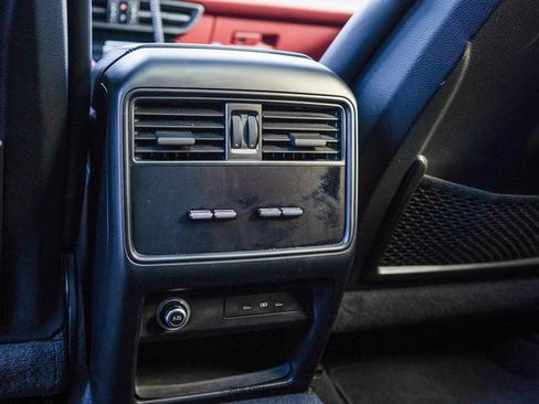 Used 2024 Porsche Cayenne S image 30