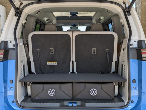 Used 2025 Volkswagen ID. Buzz 1st Edition RWD image 20