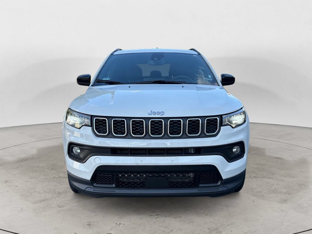 Used 2024 Jeep Compass Latitude AWD/4WD image 8