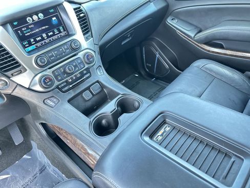 Used 2017 Chevrolet Suburban LT w/ Luxury Package AWD/4WD image 19