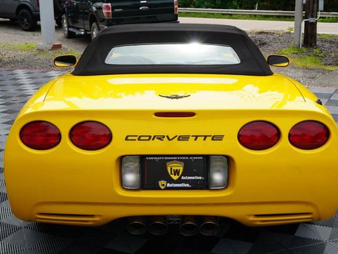 Used 2000 Chevrolet Corvette Convertible w/ Memory Pkg RWD image 19