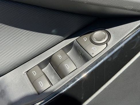 New 2026 Chevrolet Equinox LT w/ Safety and Technology Package FWD image 18