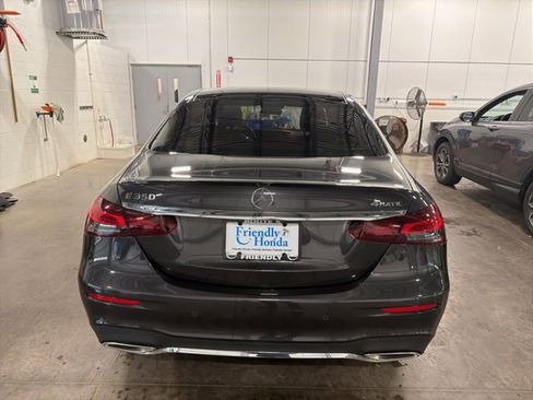 Used 2023 Mercedes-Benz E 350 4MATIC Sedan image 4