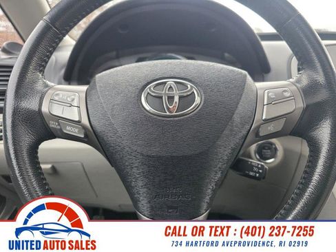 Used 2012 Toyota Venza Limited image 17