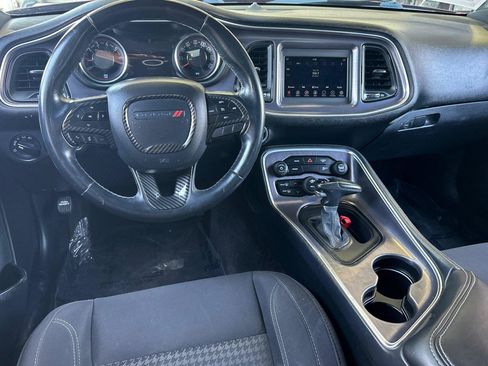 Used 2018 Dodge Challenger SXT RWD image 13