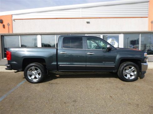 Used 2017 Chevrolet Silverado 1500 LTZ w/ Sport Package image 5