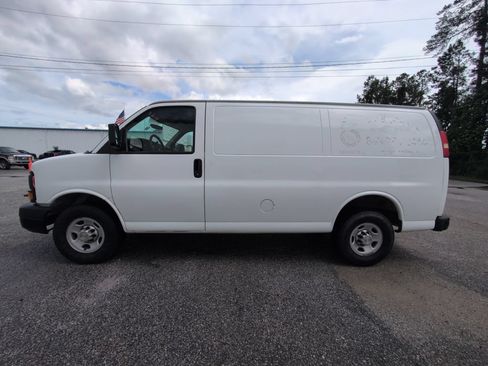 Used 2013 Chevrolet Express 2500 RWD image 5
