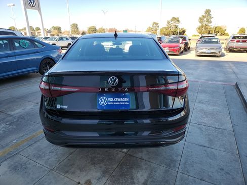 Used 2025 Volkswagen Jetta S image 6