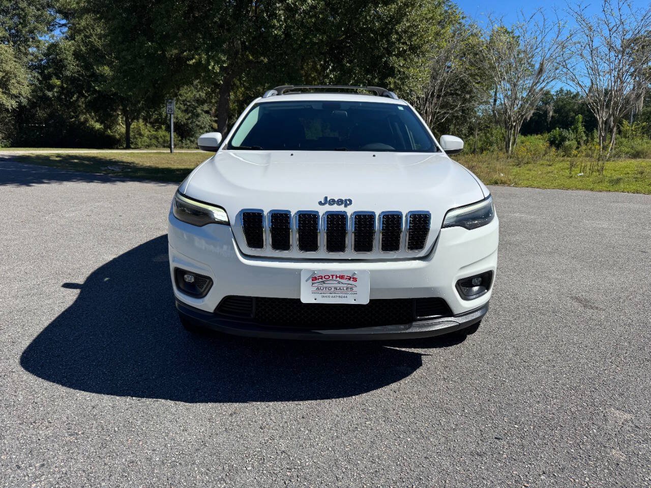 Used 2019 Jeep Cherokee Latitude Plus w/ Cold Weather Group AWD/4WD image 27