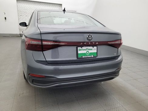 Used 2025 Volkswagen Jetta SE FWD image 6