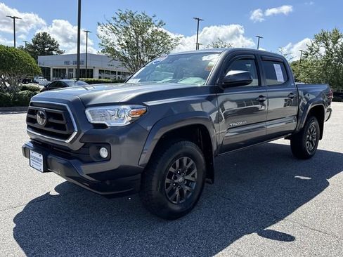 Used 2022 Toyota Tacoma SR5 RWD image 7