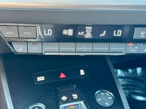 Used 2023 Audi Q4 e-tron Premium image 22