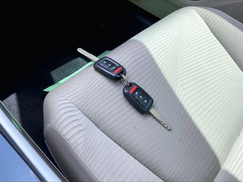 Used 2016 Honda Accord LX image 14