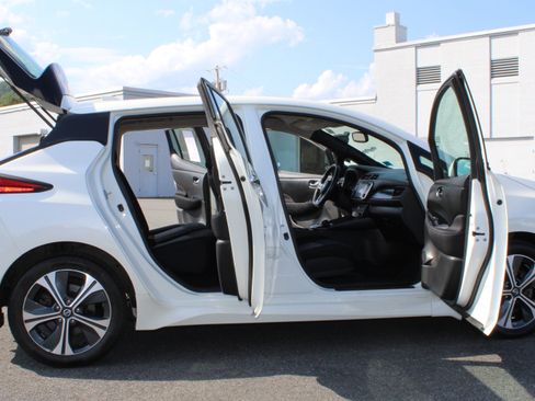 Used 2019 Nissan Leaf SV Plus w/ SV Plus Technology Package FWD image 14