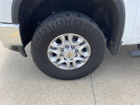 Used 2023 Chevrolet Silverado 2500 LTZ w/ Gooseneck/5TH Wheel Package AWD/4WD image 11