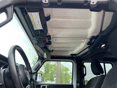 Used 2018 Jeep Wrangler Unlimited Sport S AWD/4WD image 28