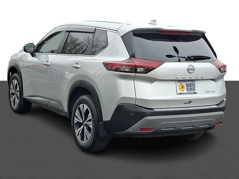 Used 2023 Nissan Rogue SV image 4