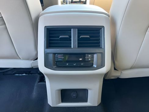 Used 2023 Volkswagen Atlas SE AWD/4WD image 19