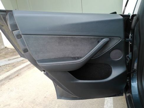 Used 2023 Tesla Model Y AWD image 16