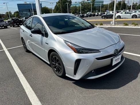 Used 2022 Toyota Prius AWD image 7