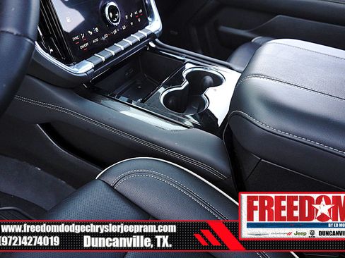 Used 2026 GMC Yukon XL Elevation w/ Elevation Premium Package AWD/4WD image 35