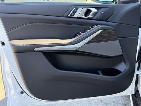 New 2026 BMW X5 xDrive40i w/ Premium Package image 12