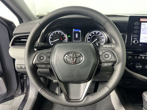 Used 2024 Toyota Camry SE image 17