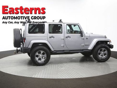 Used 2017 Jeep Wrangler Unlimited Sahara w/ Max Tow Package AWD/4WD image 46