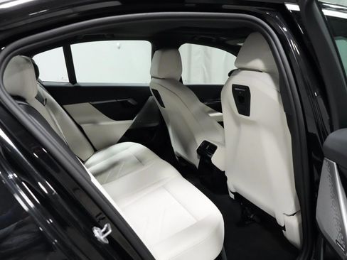 Used 2026 BMW i5 eDrive40 AWD/4WD image 9