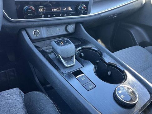 Certified 2023 Nissan Rogue SV image 10