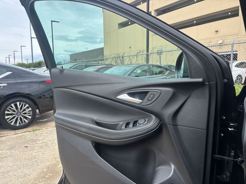 Used 2025 Buick Encore GX Preferred FWD image 18