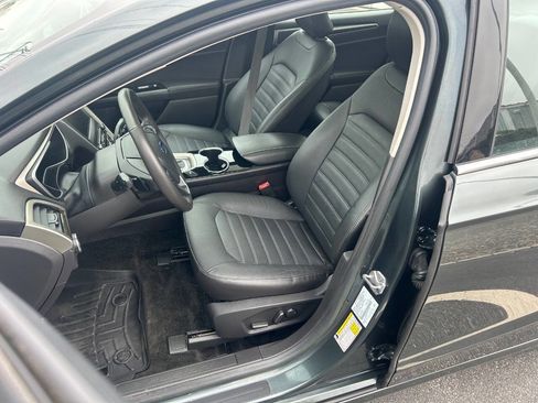 Used 2016 Ford Fusion SE w/ Equipment Group 202A FWD image 8