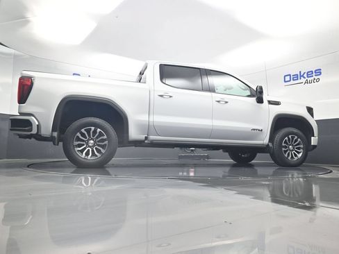 Used 2022 GMC Sierra 1500 AT4 w/ AT4 Premium Package AWD/4WD image 48