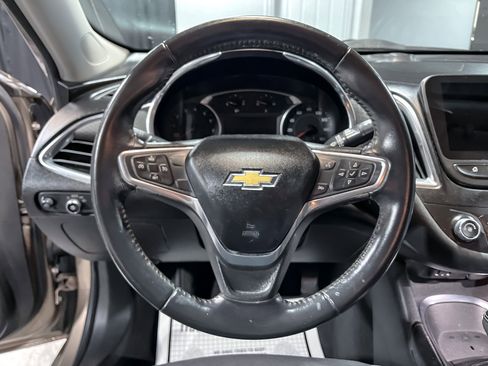 Used 2018 Chevrolet Malibu LT image 20