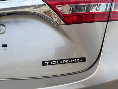 Used 2017 Toyota Avalon XLE image 37