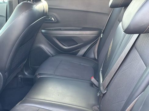 Used 2018 Chevrolet Trax LT w/ LT Convenience Package image 29