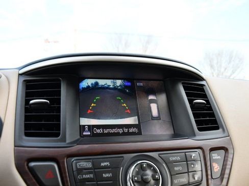Used 2020 Nissan Pathfinder Platinum AWD/4WD image 11
