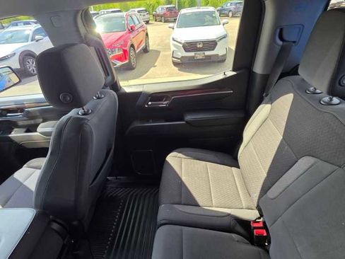 Used 2024 Chevrolet Silverado 1500 LT w/ Z71 Off-Road Package AWD/4WD image 24