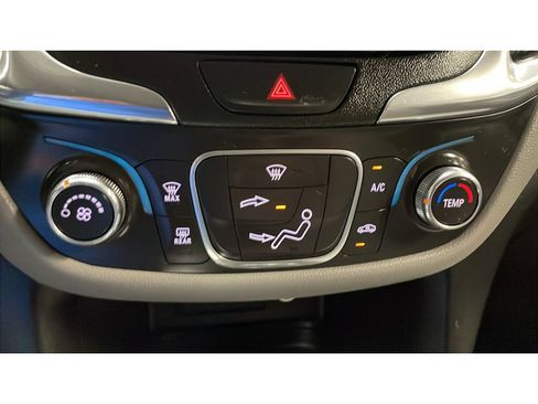 Used 2019 Chevrolet Equinox LT FWD image 14