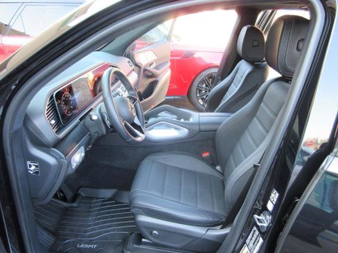 Used 2025 Mercedes-Benz GLE 580 4MATIC image 6