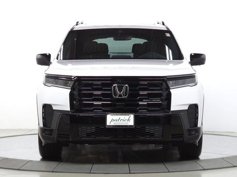 Used 2026 Honda Pilot Black Edition image 2