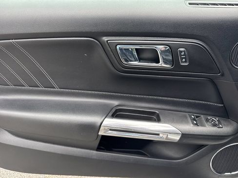 Used 2017 Ford Mustang Premium RWD image 10
