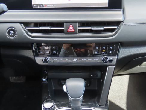 Used 2025 Kia Seltos EX image 21