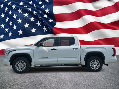 Used 2022 Toyota Tundra SR5 w/ Convenience Package RWD image 11
