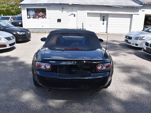 Used 2006 MAZDA MX-5 Miata Touring RWD image 5