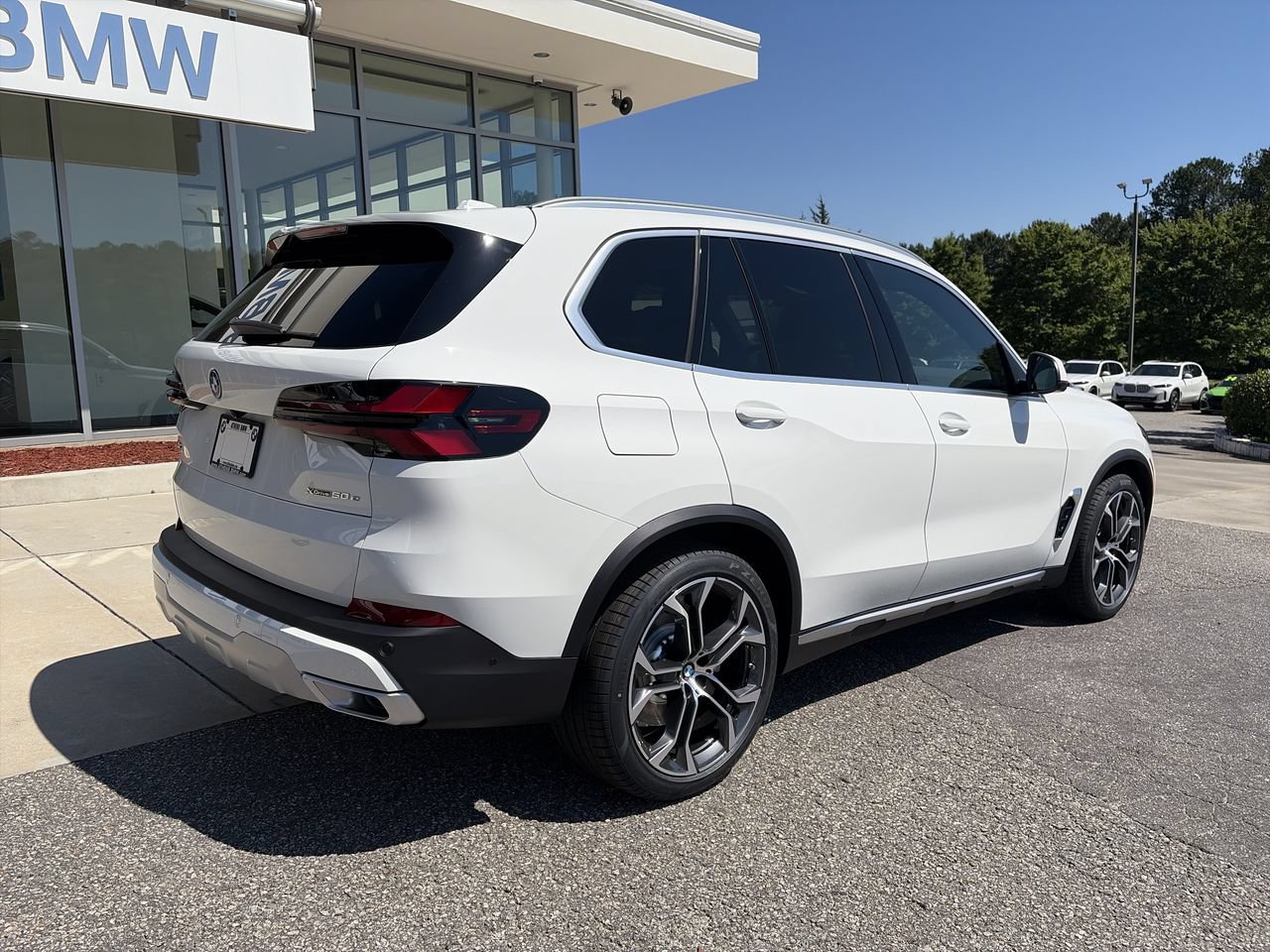 Used 2026 BMW X5 xDrive50e w/ Climate Comfort Package AWD/4WD image 8