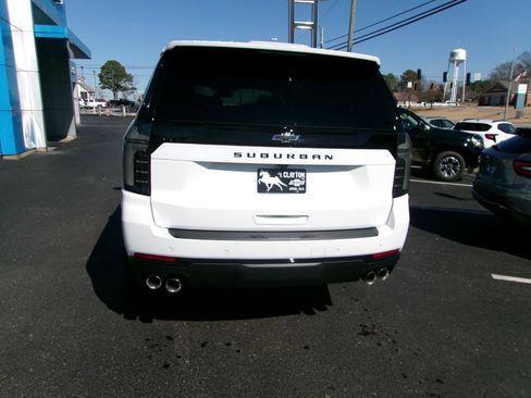 New 2026 Chevrolet Suburban Z71 w/ Comfort Package image 4