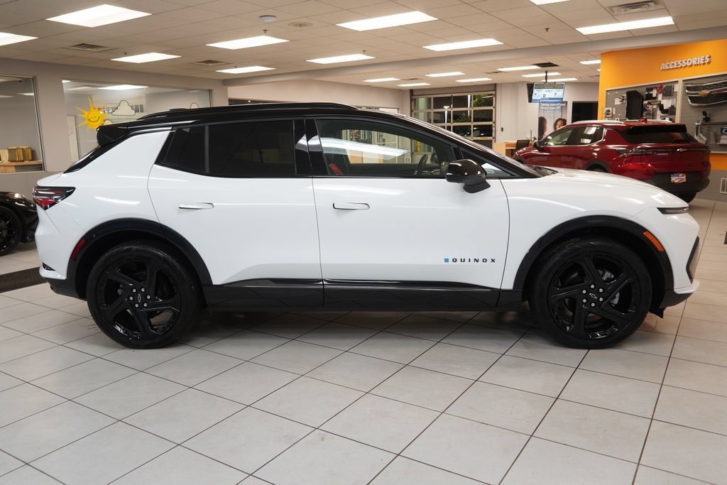 Used 2024 Chevrolet Equinox EV RS AWD/4WD image 14