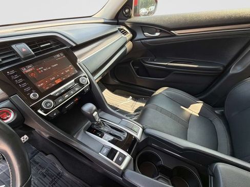 Used 2019 Honda Civic Touring image 24