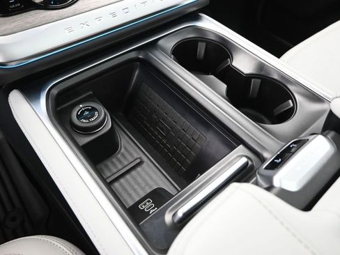 Certified 2025 Ford Expedition Max Platinum AWD/4WD image 19